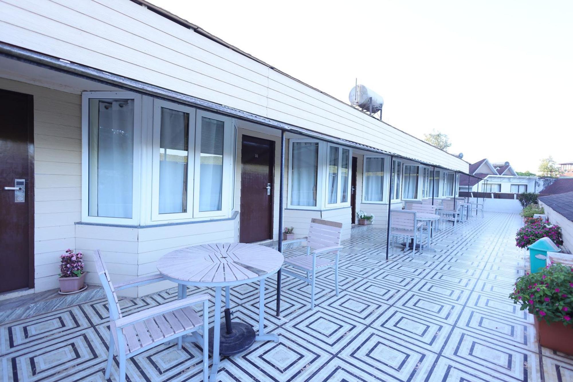 Hotel King Garden Mahabaleshwar Ngoại thất bức ảnh