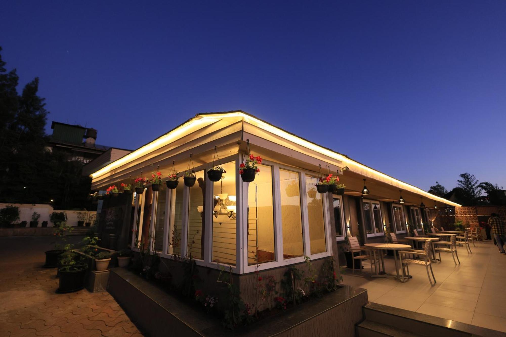 Hotel King Garden Mahabaleshwar Ngoại thất bức ảnh